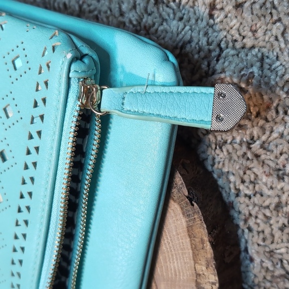 Urban Expressions Turquoise Vegan Crossbody Fold over Purse Clutch - Picture 3 of 11